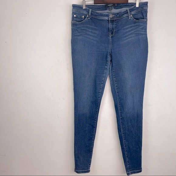 Torrid Midfit Super Skinny Jean EUC Size 16 - Picture 3 of 8